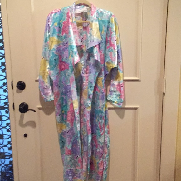 Axiom robe - Picture 3 of 7